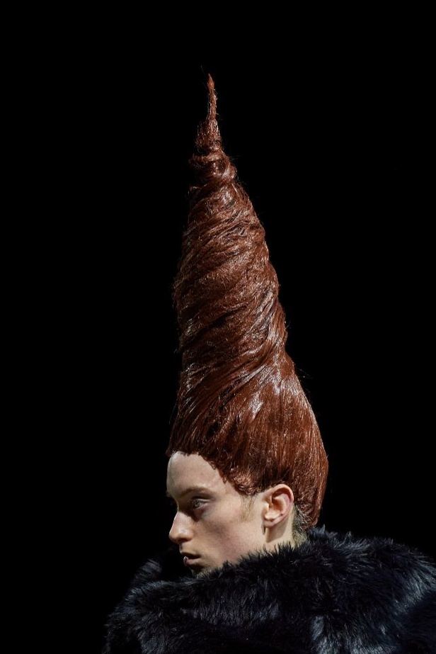 مجموعة Comme des Garçons لخريف وشتاء 2023-2024