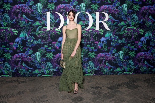 5 أمور اكتشفيها عن مجموعة ديور Dior لخريف 2023 في مومباي
