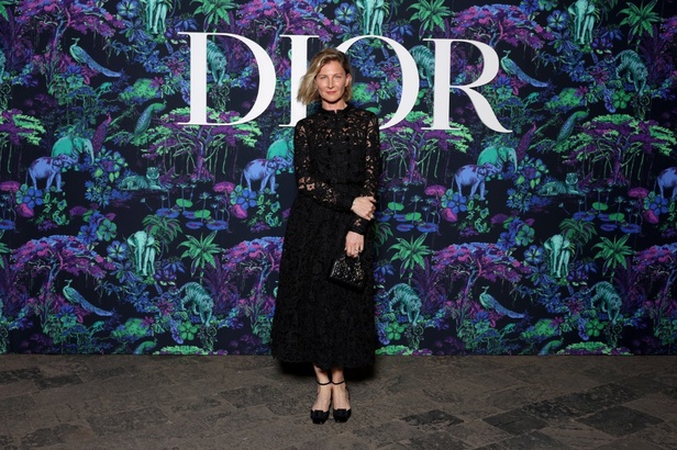 5 أمور اكتشفيها عن مجموعة ديور Dior لخريف 2023 في مومباي