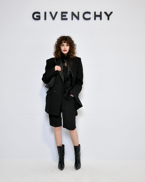 مجموعة Givenchy لخريف وشتاء 2023-2024... إرث الدار يجتمع باللمسة المعاصرة لماثيو ويليامز