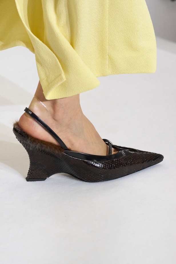 مجموعة Givenchy لخريف وشتاء 2023-2024... إرث الدار يجتمع باللمسة المعاصرة لماثيو ويليامز