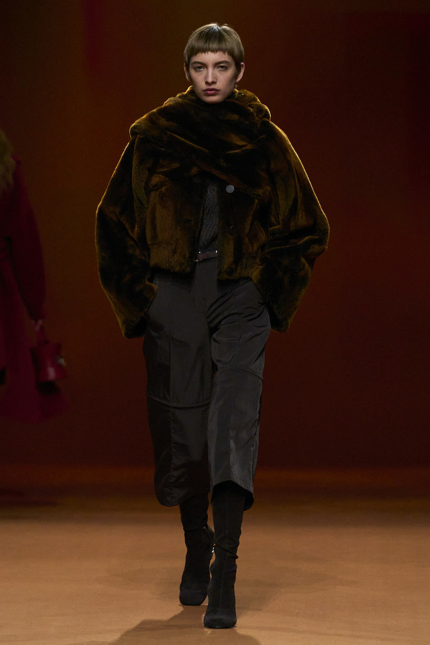 من مجموعة هرمس لموسم خريف وشتاء 2023-2024