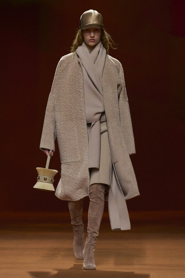 من مجموعة هرمس لموسم خريف وشتاء 2023-2024