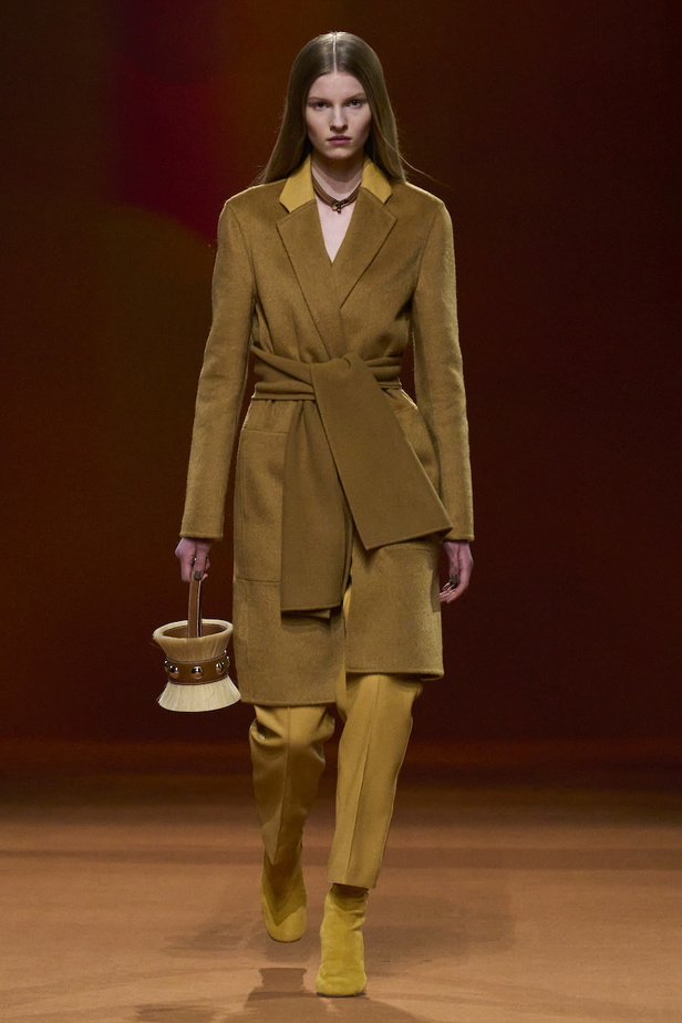 من مجموعة هرمس لموسم خريف وشتاء 2023-2024