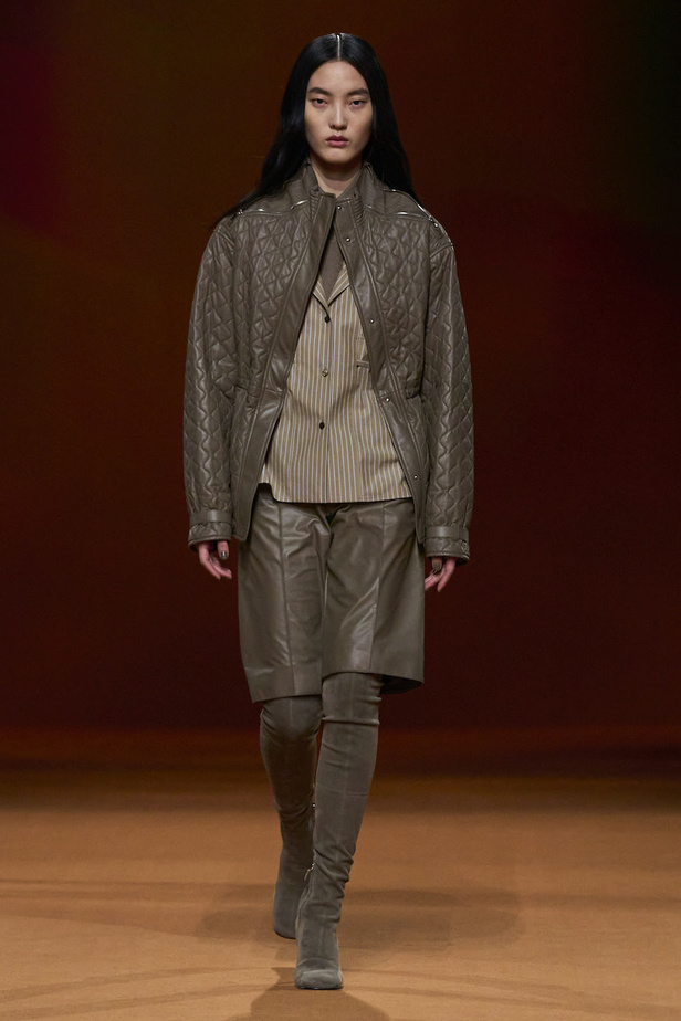 من مجموعة هرمس لموسم خريف وشتاء 2023-2024