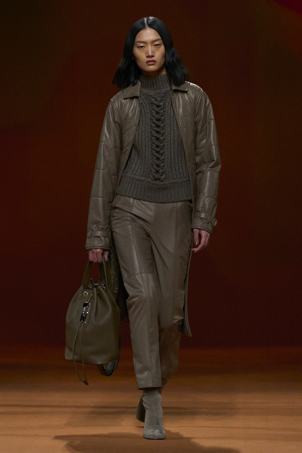 من مجموعة هرمس لموسم خريف وشتاء 2023-2024