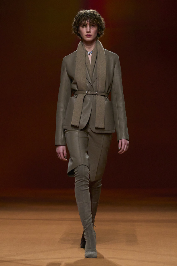 من مجموعة هرمس لموسم خريف وشتاء 2023-2024