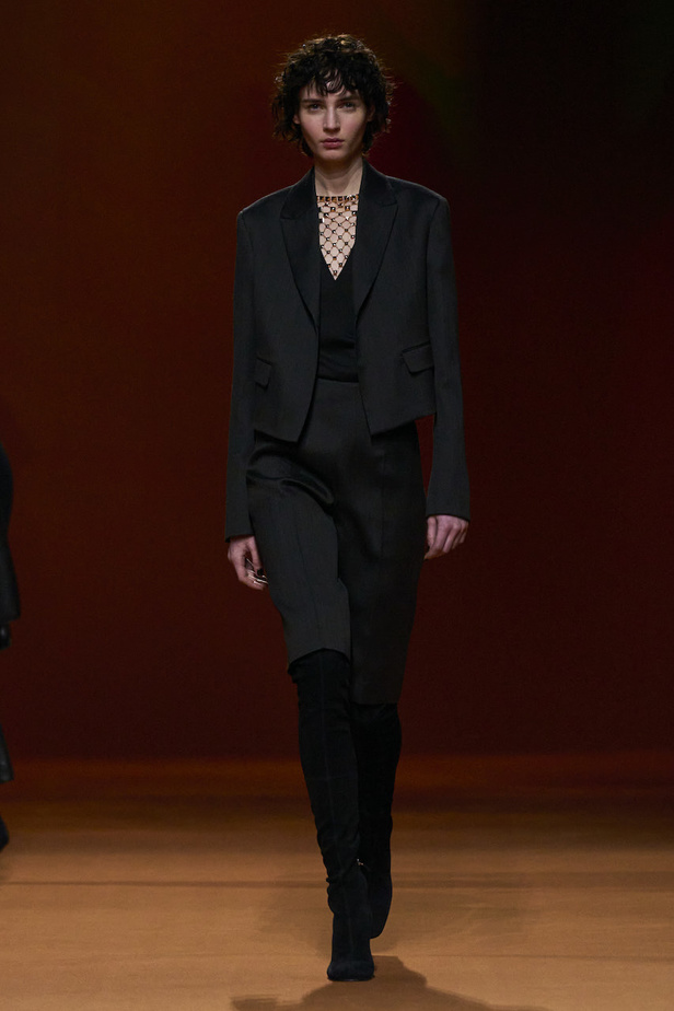 من مجموعة هرمس لموسم خريف وشتاء 2023-2024