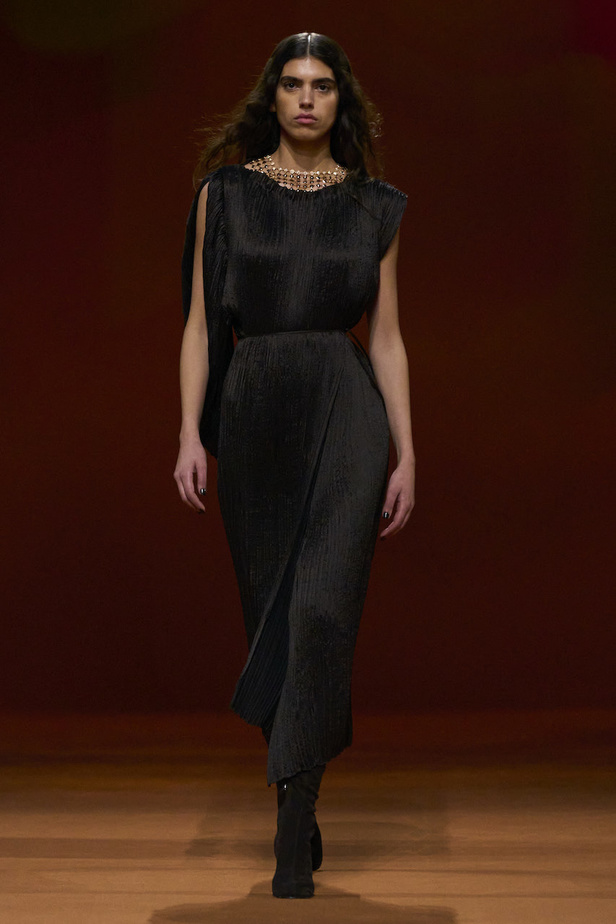 من مجموعة هرمس لموسم خريف وشتاء 2023-2024