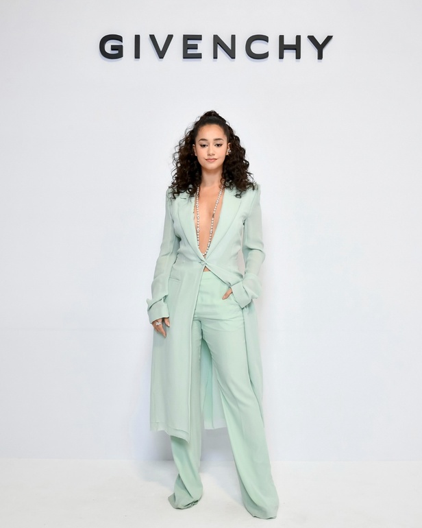 مجموعة Givenchy لخريف وشتاء 2023-2024... إرث الدار يجتمع باللمسة المعاصرة لماثيو ويليامز