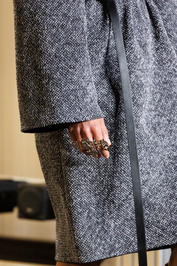 Louis Vuitton تحتفل بالأسلوب الفرنسي في مجموعة خريف وشتاء 2023-2024