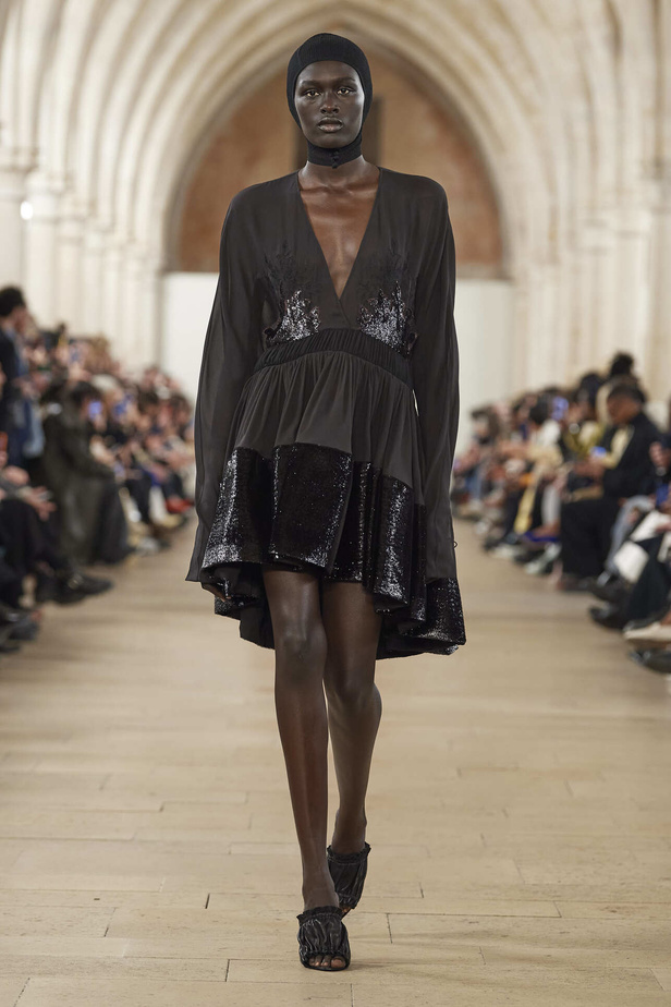 مجموعة Lanvin لموسم خريف وشتاء 2024 في باريس