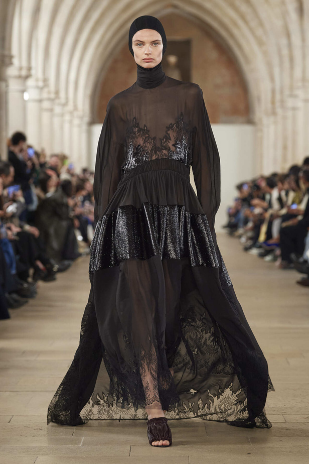 مجموعة Lanvin لموسم خريف وشتاء 2024 في باريس