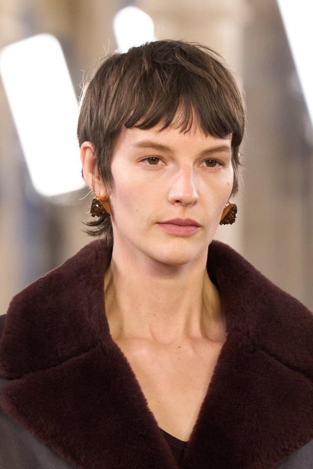 اطلالات جمالية من مجموعة Lanvin لموسم خريف وشتاء 2024