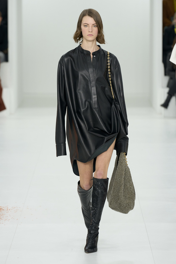 مجموعة Loewe لموسم خريف وشتاء 2023 