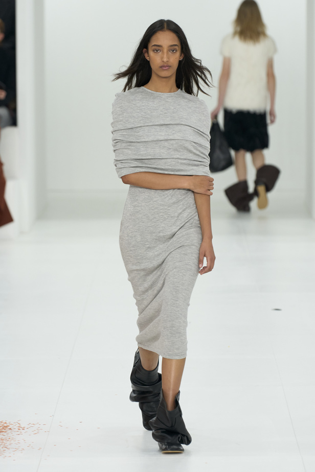 مجموعة Loewe لموسم خريف وشتاء 2023 