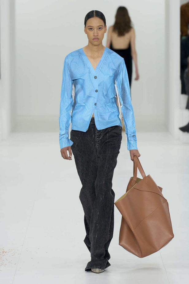 مجموعة Loewe لموسم خريف وشتاء 2023 