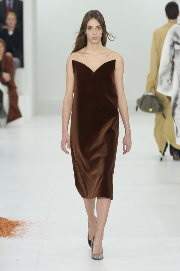 مجموعة Loewe لموسم خريف وشتاء 2023 