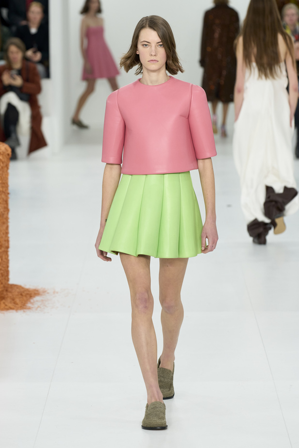 مجموعة Loewe لموسم خريف وشتاء 2023 