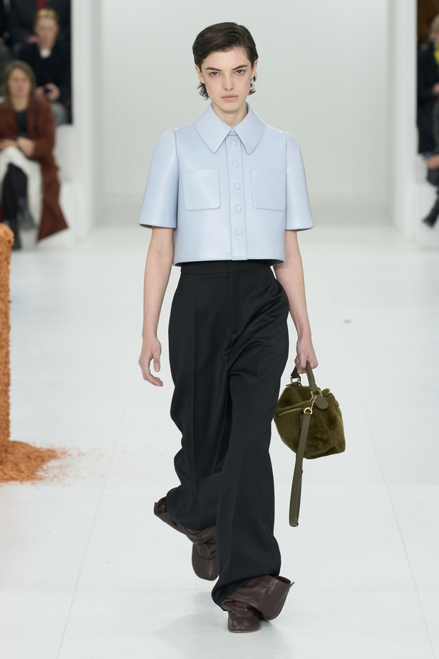 مجموعة Loewe لموسم خريف وشتاء 2023 