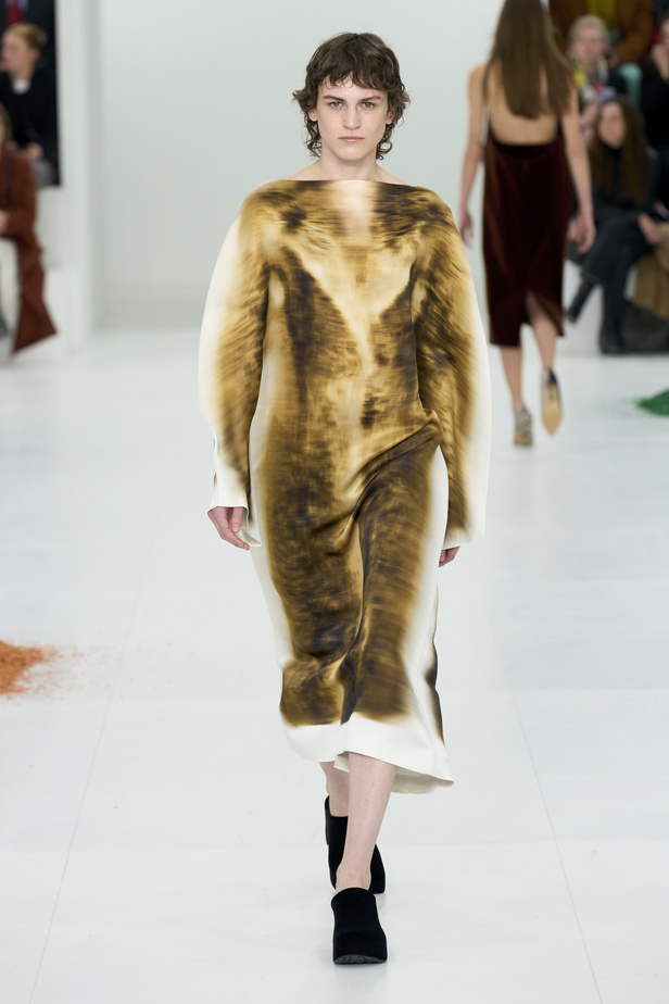 مجموعة Loewe لموسم خريف وشتاء 2023 