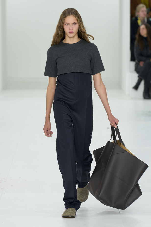 مجموعة Loewe لموسم خريف وشتاء 2023 