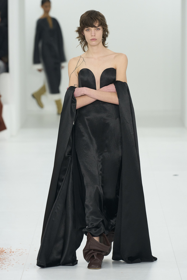 مجموعة Loewe لموسم خريف وشتاء 2023 