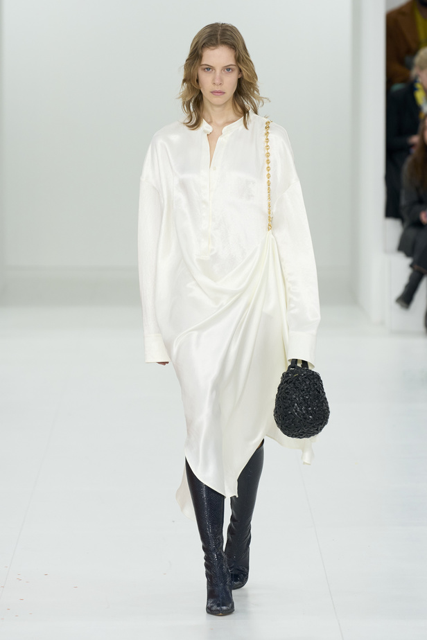 مجموعة Loewe لموسم خريف وشتاء 2023 