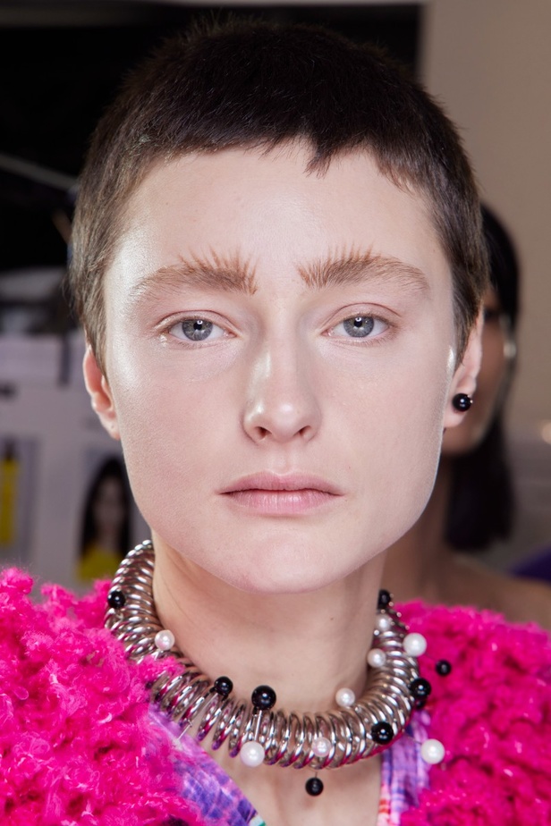 اطلالات جمالية من مجموعة MSGM لخريف وشتاء 2023-2024