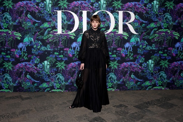 5 أمور اكتشفيها عن مجموعة ديور Dior لخريف 2023 في مومباي