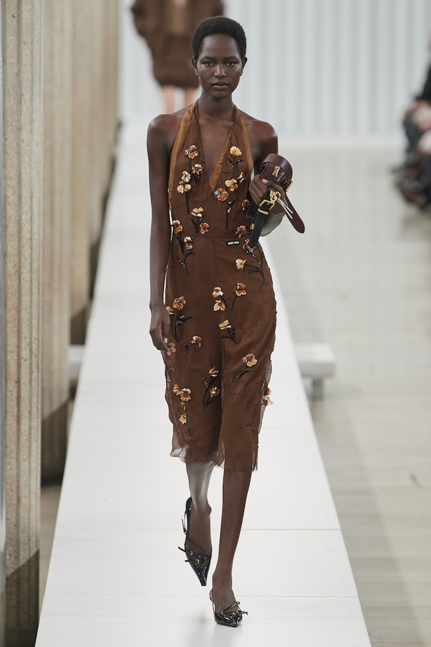 من مجموعة ميو ميو لموسم خريف وشتاء 2023-2024