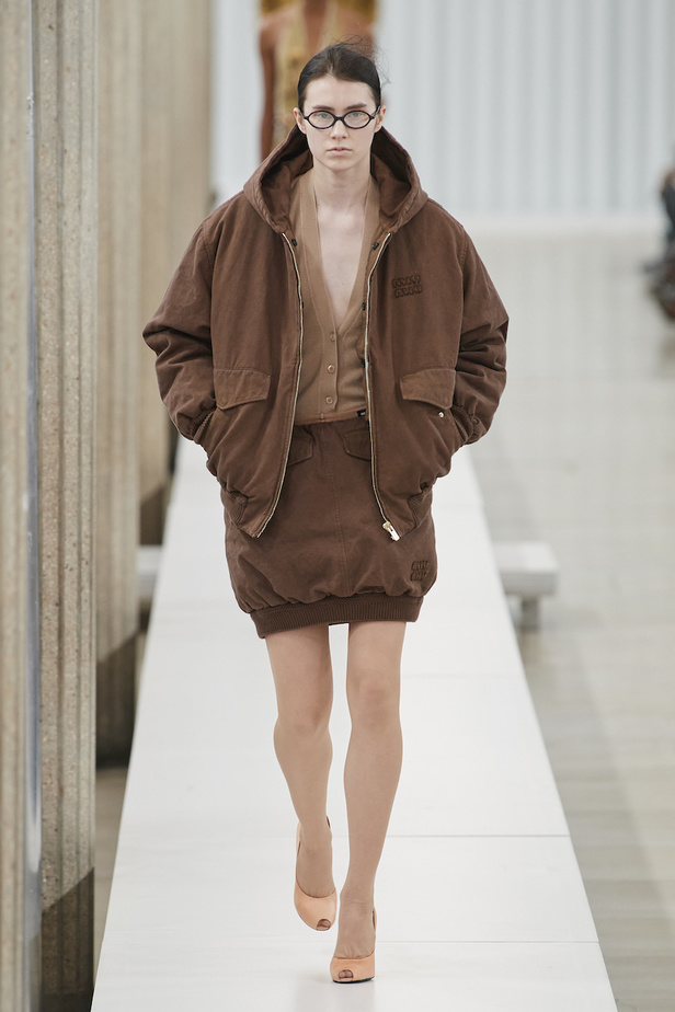 من مجموعة ميو ميو لموسم خريف وشتاء 2023-2024