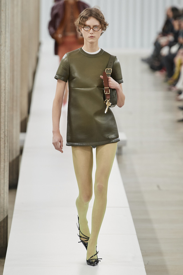 من مجموعة ميو ميو لموسم خريف وشتاء 2023-2024