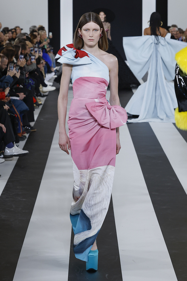 من مجموعة نينا ريتشي لموسم خريف وشتاء 2023-2024