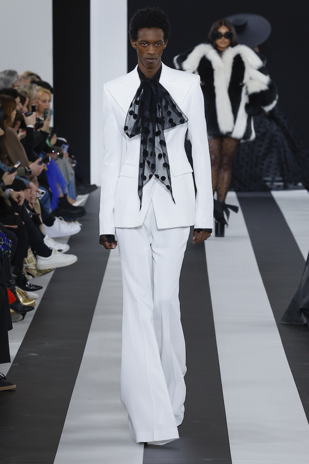 من مجموعة نينا ريتشي لموسم خريف وشتاء 2023-2024