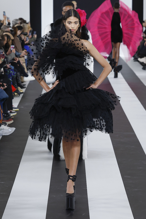 من مجموعة نينا ريتشي لموسم خريف وشتاء 2023-2024