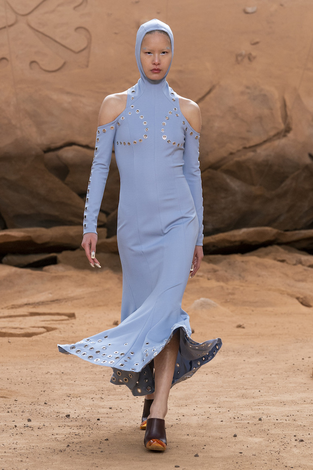 من مجموعة Off-White لخريف وشتاء 2023-2024