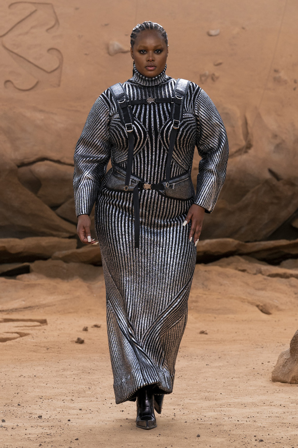 من مجموعة Off-White لخريف وشتاء 2023-2024