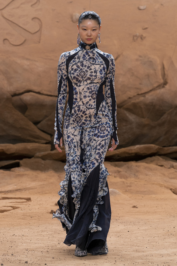 من مجموعة Off-White لخريف وشتاء 2023-2024