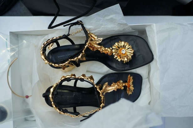 جوليان دوسينا يكرّم المصمم الراحل Paco Rabanne في مجموعة خريف وشتاء 2023-2024