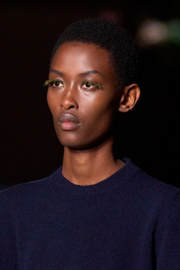 اطلالات جمالية من مجموعة Prada لخريف وشتاء 2024