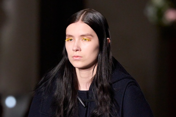 اطلالات جمالية من مجموعة Prada لخريف وشتاء 2024