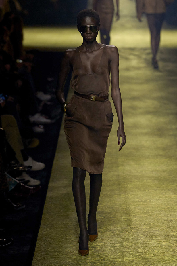 عرض Saint Laurent لخريف وشتاء 2024 في باريس