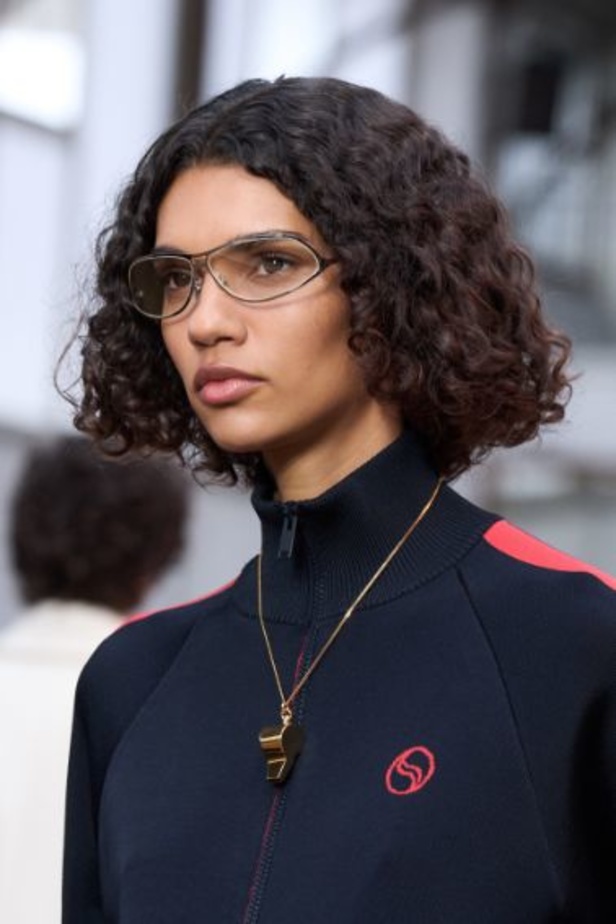 عرض أزياء مجموعة Stella Mccartney لشتاء 2024 تحيي موضة التصاميم الفضفاضة