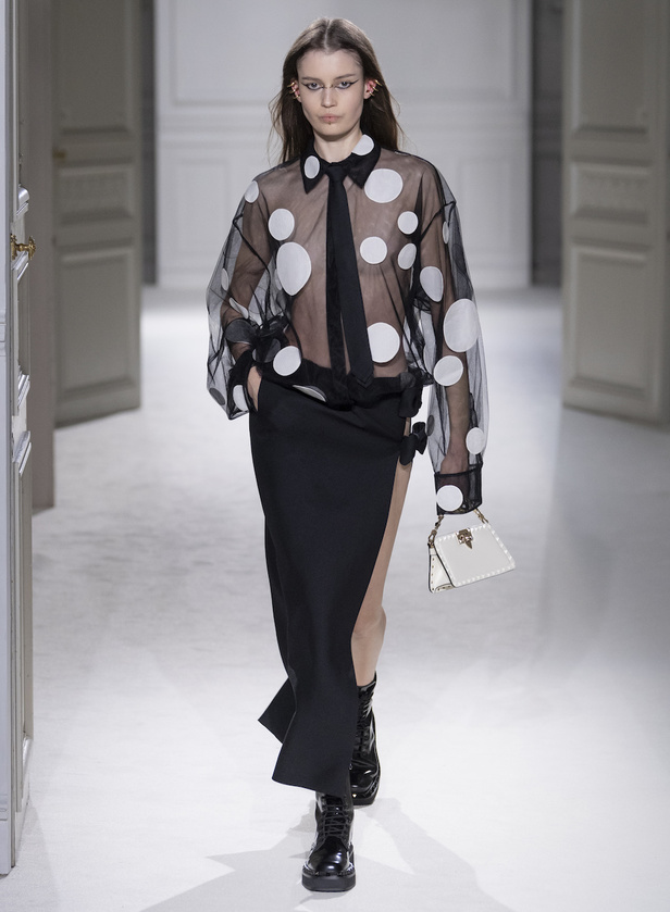 من مجموعة فالنتينو لموسم خريف وشتاء 2023-2024