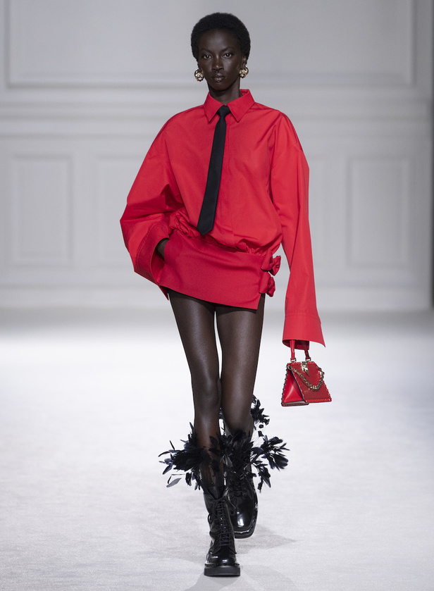 من مجموعة فالنتينو لموسم خريف وشتاء 2023-2024