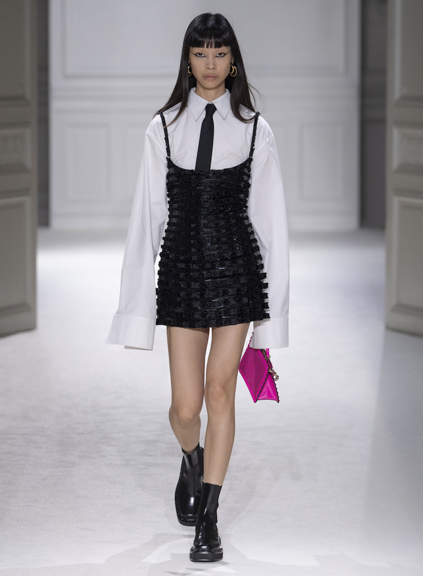 من مجموعة فالنتينو لموسم خريف وشتاء 2023-2024