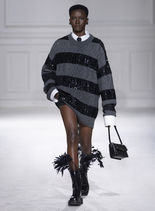 من مجموعة فالنتينو لموسم خريف وشتاء 2023-2024