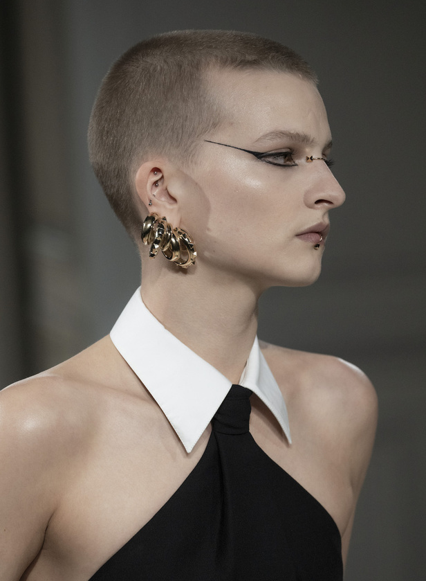 مجموعة فالنتينو لخريف 2023 بعنوان Black Tie