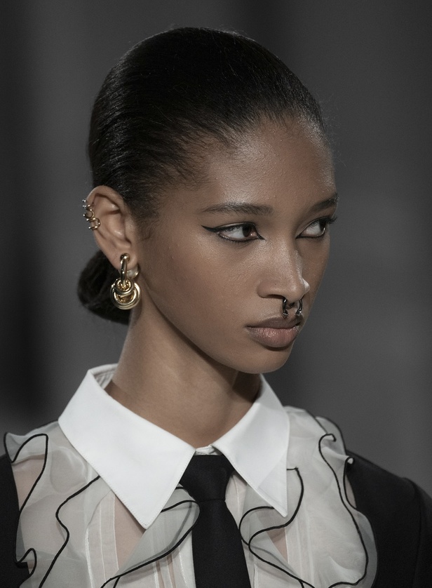 مجموعة فالنتينو لخريف 2023 بعنوان Black Tie